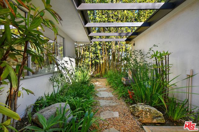 3517 Scadlock Lane, Sherman Oaks, CA 91403