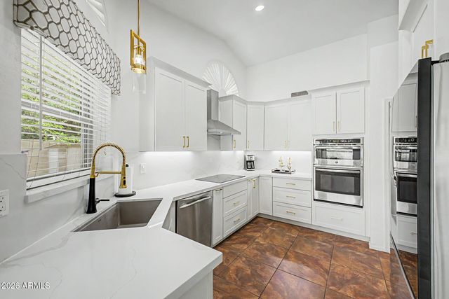 1924 E EL FREDA Road, Tempe, AZ 85284