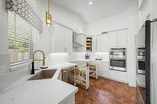 1924 E EL FREDA Road, Tempe, AZ 85284