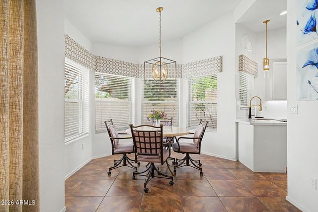 1924 E EL FREDA Road, Tempe, AZ 85284