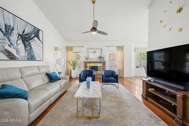 1924 E EL FREDA Road, Tempe, AZ 85284