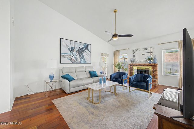 1924 E EL FREDA Road, Tempe, AZ 85284