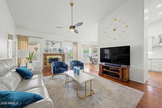 1924 E EL FREDA Road, Tempe, AZ 85284