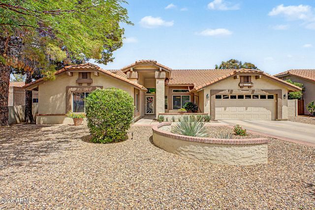 1924 E EL FREDA Road, Tempe, AZ 85284
