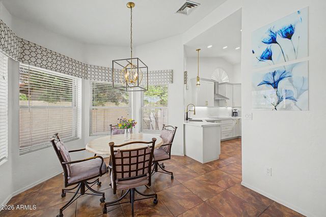 1924 E EL FREDA Road, Tempe, AZ 85284