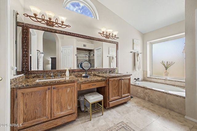 1924 E EL FREDA Road, Tempe, AZ 85284