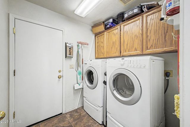 1924 E EL FREDA Road, Tempe, AZ 85284