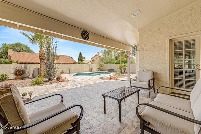 1924 E EL FREDA Road, Tempe, AZ 85284