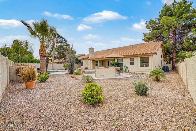 1924 E EL FREDA Road, Tempe, AZ 85284