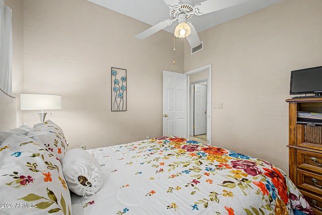 1924 E EL FREDA Road, Tempe, AZ 85284