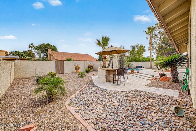 1924 E EL FREDA Road, Tempe, AZ 85284