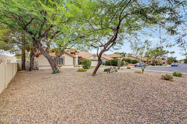 1924 E EL FREDA Road, Tempe, AZ 85284