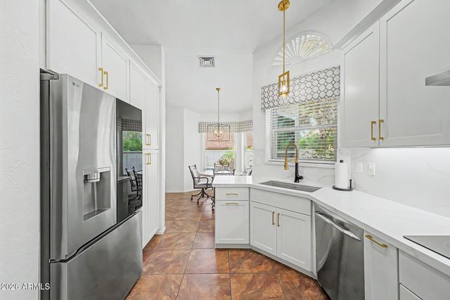 1924 E EL FREDA Road, Tempe, AZ 85284