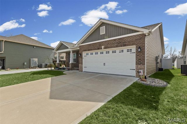 1420 McKinley Street, Mascoutah, IL 62258