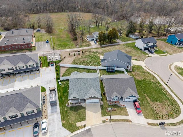1420 McKinley Street, Mascoutah, IL 62258