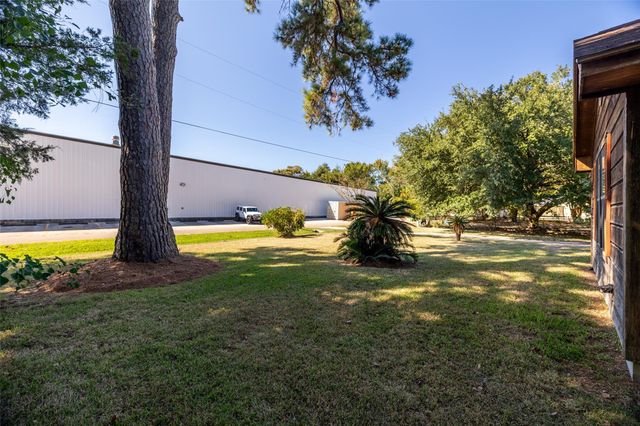 218 N Franklin Avenue, Cleveland, TX 77327