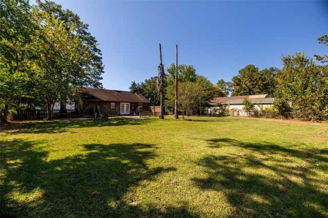 218 N Franklin Avenue, Cleveland, TX 77327