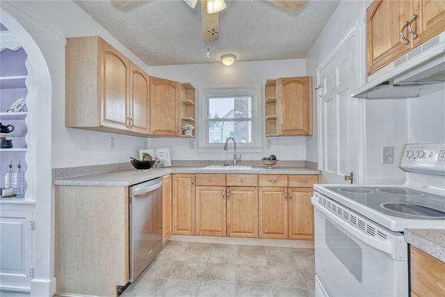 60 Daytona Avenue, Penfield, NY 14580