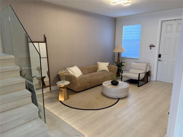 8135 NW 108th Ave 0, Doral, FL 33178