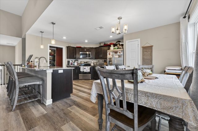 323 Dugger Dr, Clarksville, TN 37042