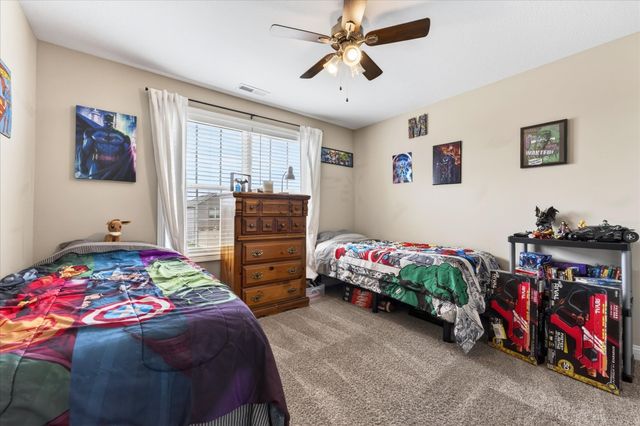 323 Dugger Dr, Clarksville, TN 37042