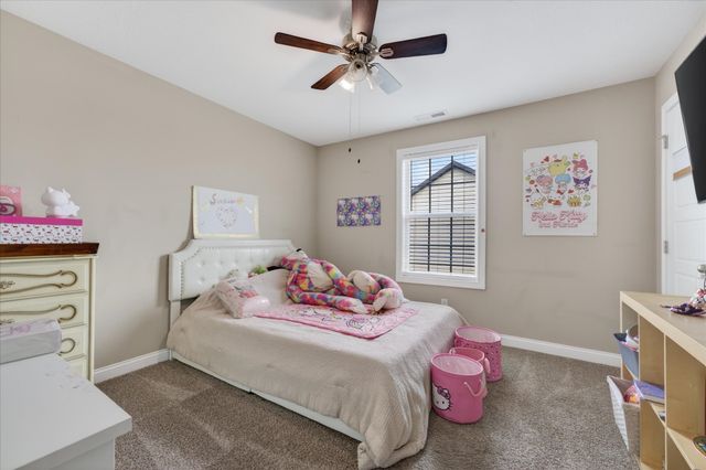 323 Dugger Dr, Clarksville, TN 37042