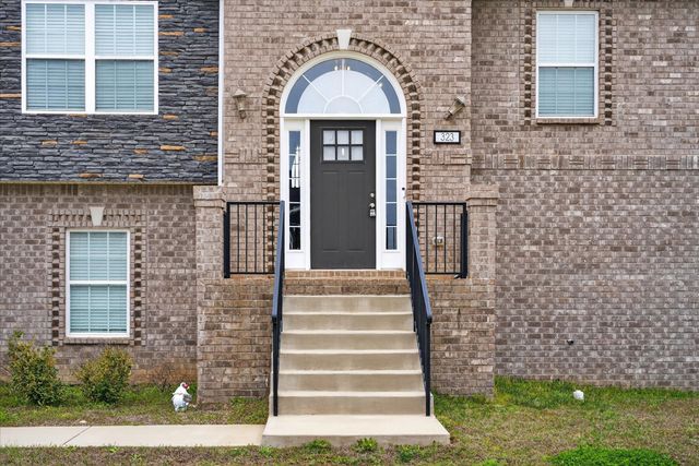 323 Dugger Dr, Clarksville, TN 37042