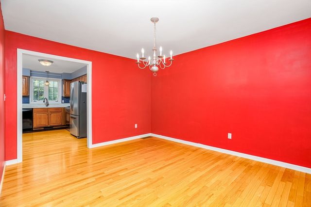 31 Prospect St, Pepperell, MA 01463