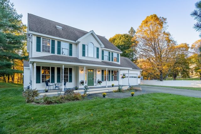 31 Prospect St, Pepperell, MA 01463