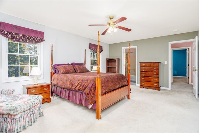 31 Prospect St, Pepperell, MA 01463