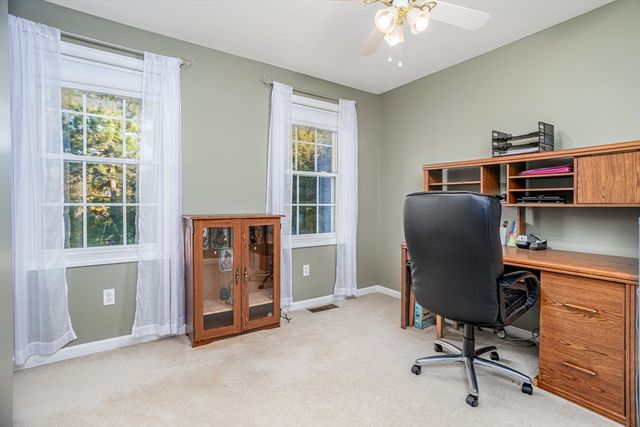 31 Prospect St, Pepperell, MA 01463