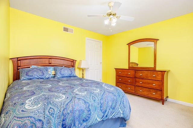 31 Prospect St, Pepperell, MA 01463