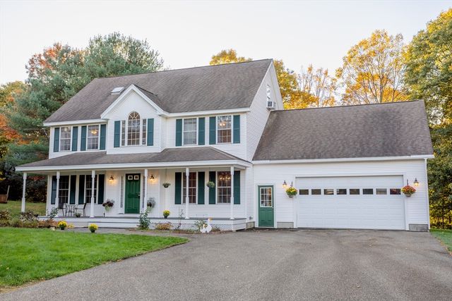 31 Prospect St, Pepperell, MA 01463