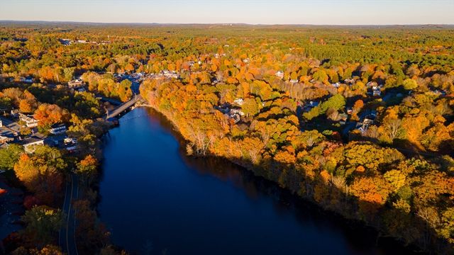 31 Prospect St, Pepperell, MA 01463