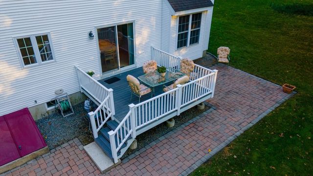 31 Prospect St, Pepperell, MA 01463