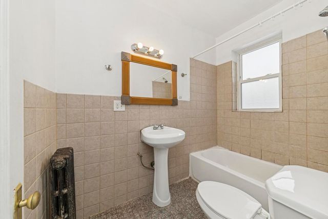 6206 N Francisco Avenue 2B, Chicago, IL 60659