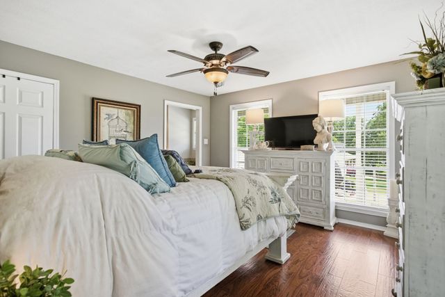 131 Pin Oaks Ln, Hohenwald, TN 38462