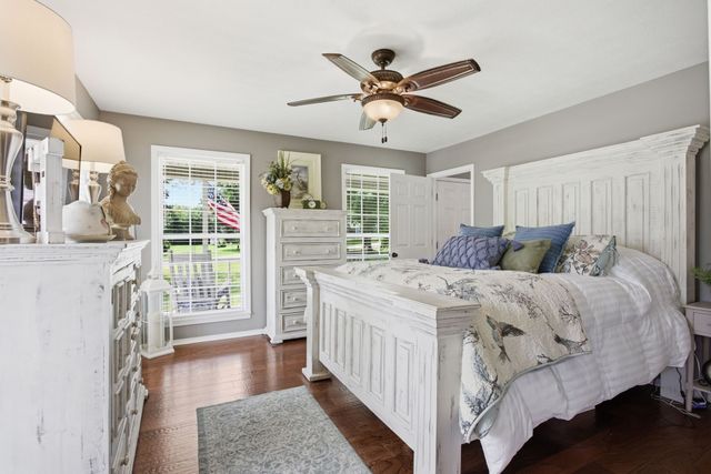 131 Pin Oaks Ln, Hohenwald, TN 38462