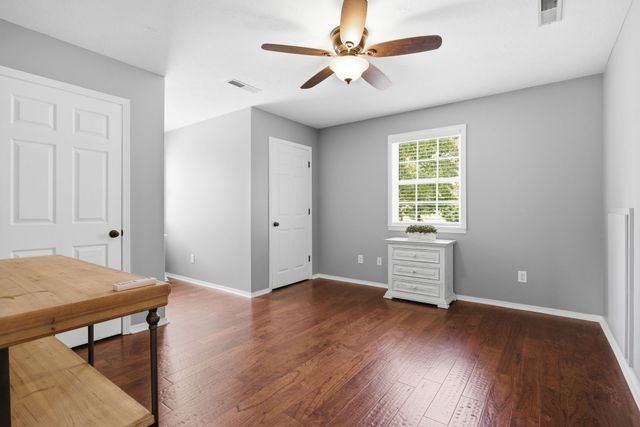 131 Pin Oaks Ln, Hohenwald, TN 38462