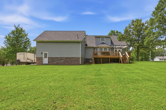 131 Pin Oaks Ln, Hohenwald, TN 38462