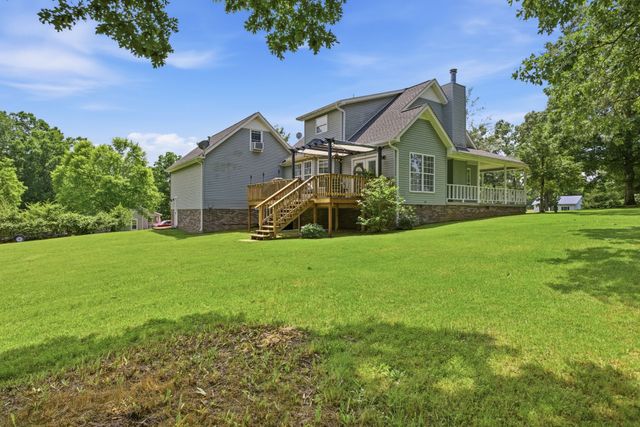 131 Pin Oaks Ln, Hohenwald, TN 38462