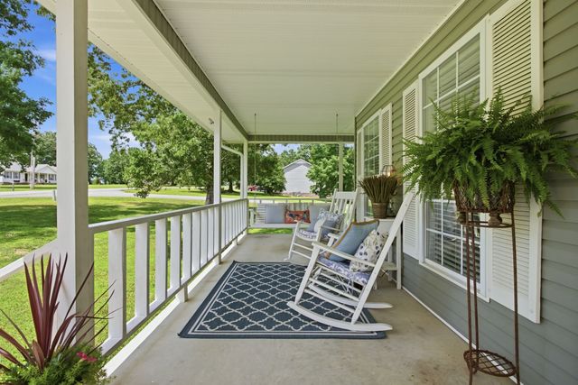131 Pin Oaks Ln, Hohenwald, TN 38462