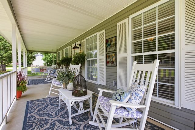 131 Pin Oaks Ln, Hohenwald, TN 38462