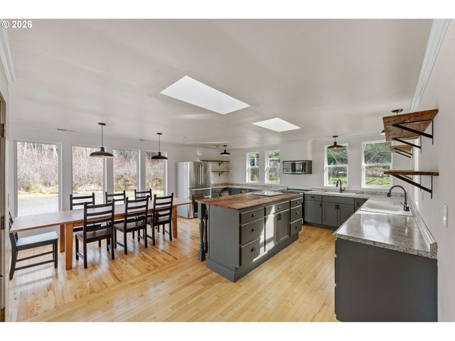 57586 PARKERSBURG Rd, Bandon, OR 97411