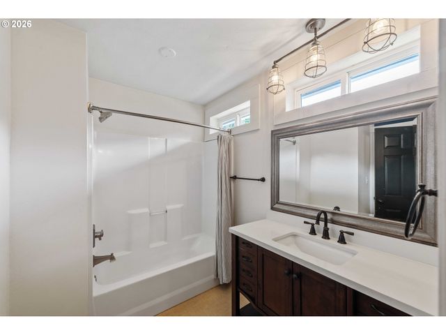 57586 PARKERSBURG Rd, Bandon, OR 97411