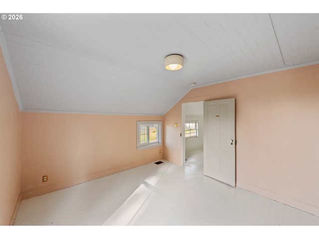 57586 PARKERSBURG Rd, Bandon, OR 97411