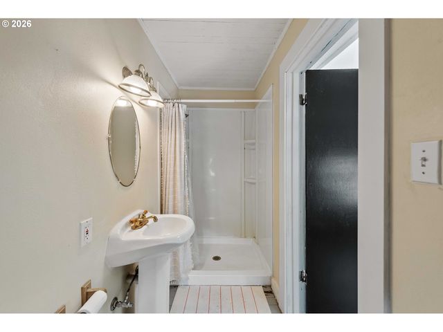 57586 PARKERSBURG Rd, Bandon, OR 97411