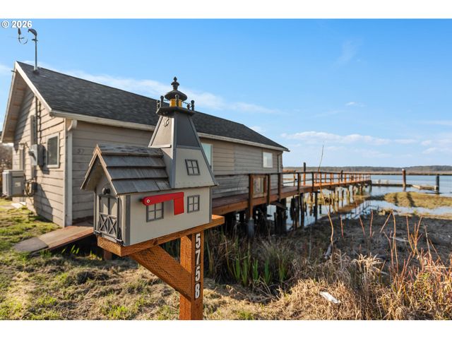 57586 PARKERSBURG Rd, Bandon, OR 97411