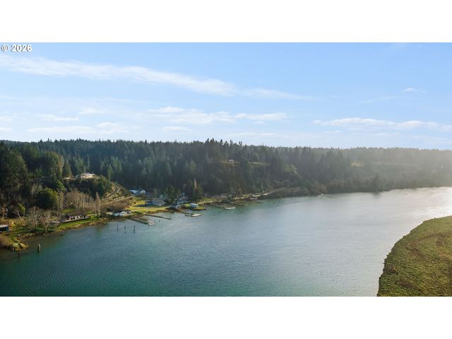 57586 PARKERSBURG Rd, Bandon, OR 97411