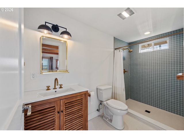 57586 PARKERSBURG Rd, Bandon, OR 97411